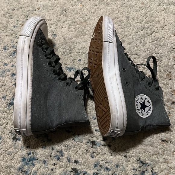 Chuck Taylor Converse High Tops Size 7 - Picture 6 of 11